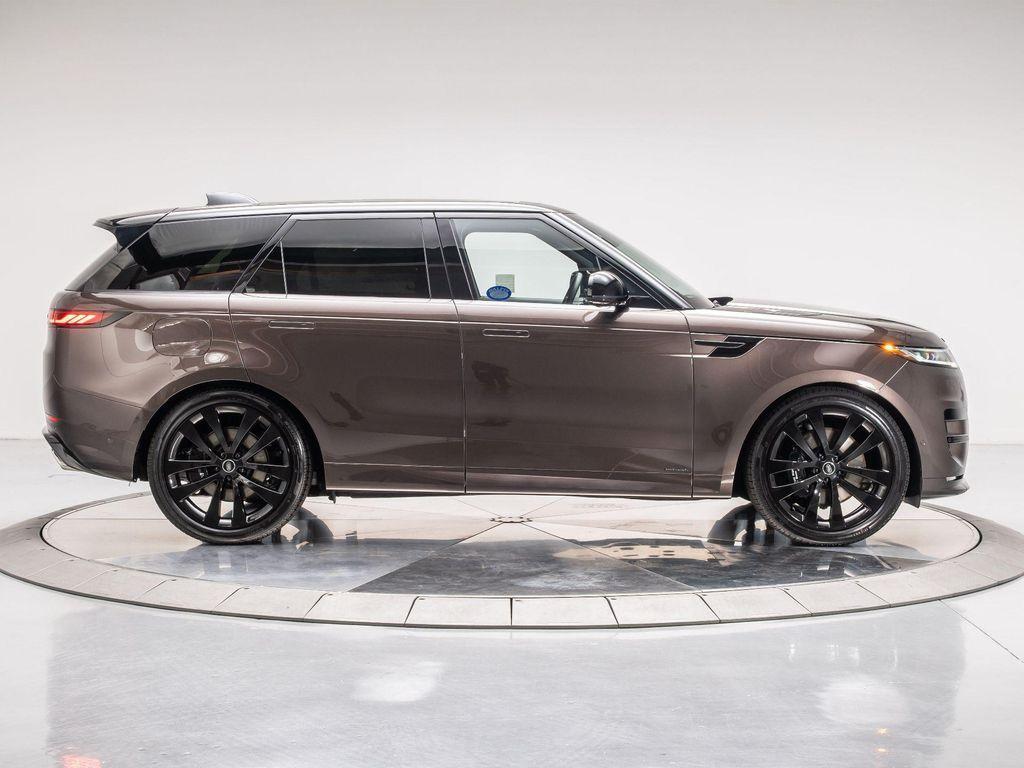 new 2025 Land Rover Range Rover Sport car