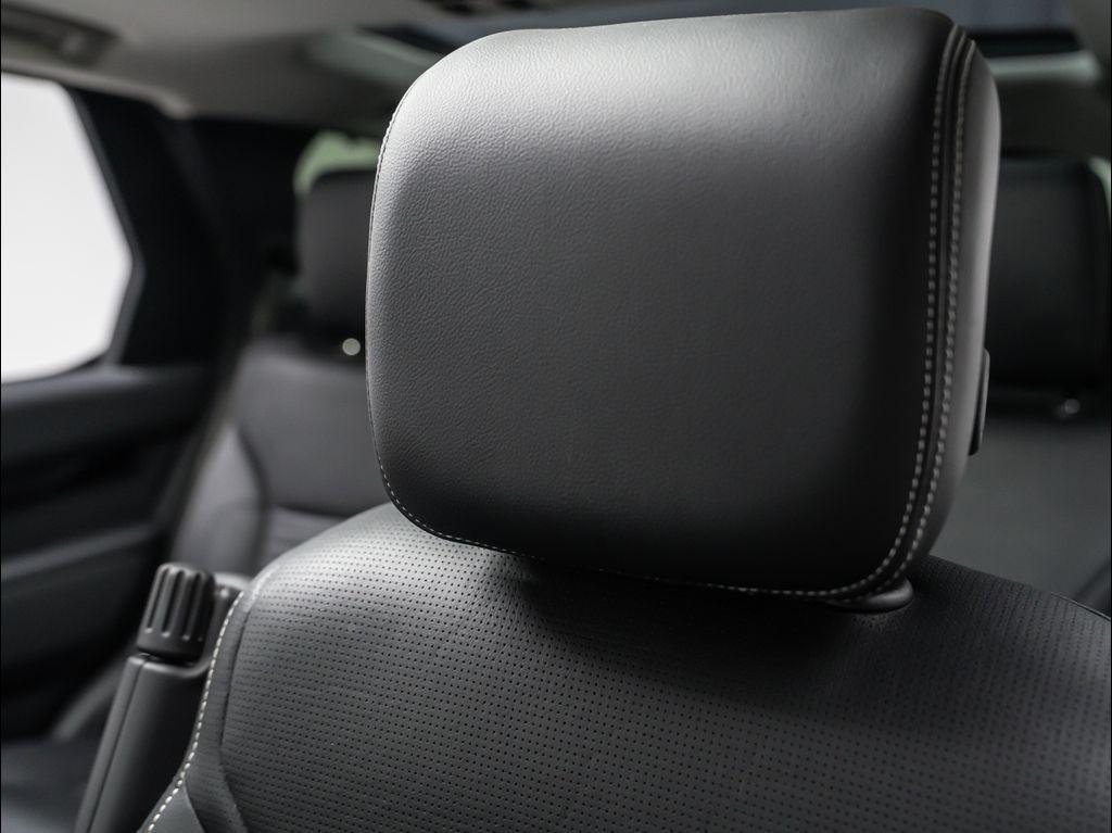 new 2024 Land Rover Discovery car, priced at $64,675