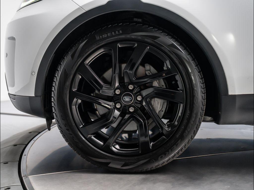 new 2024 Land Rover Discovery car, priced at $64,675