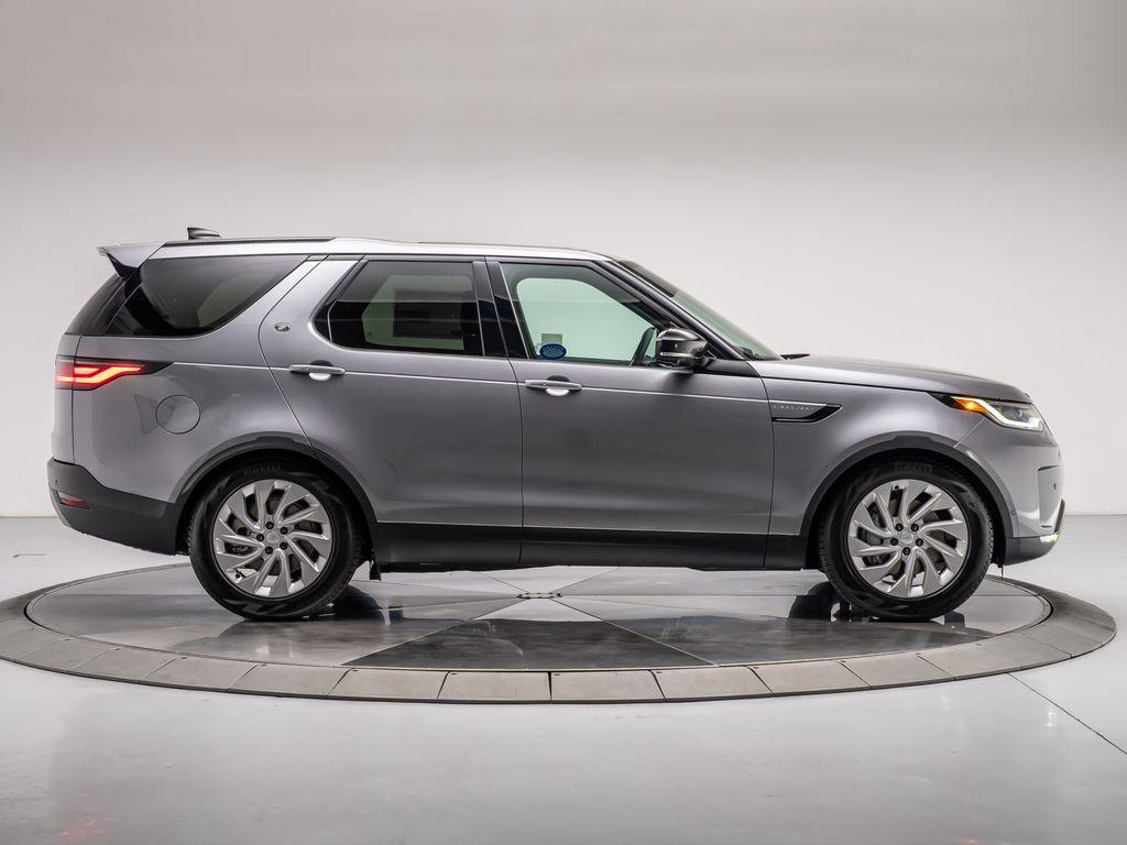 new 2026 Land Rover Discovery car, priced at $64,556