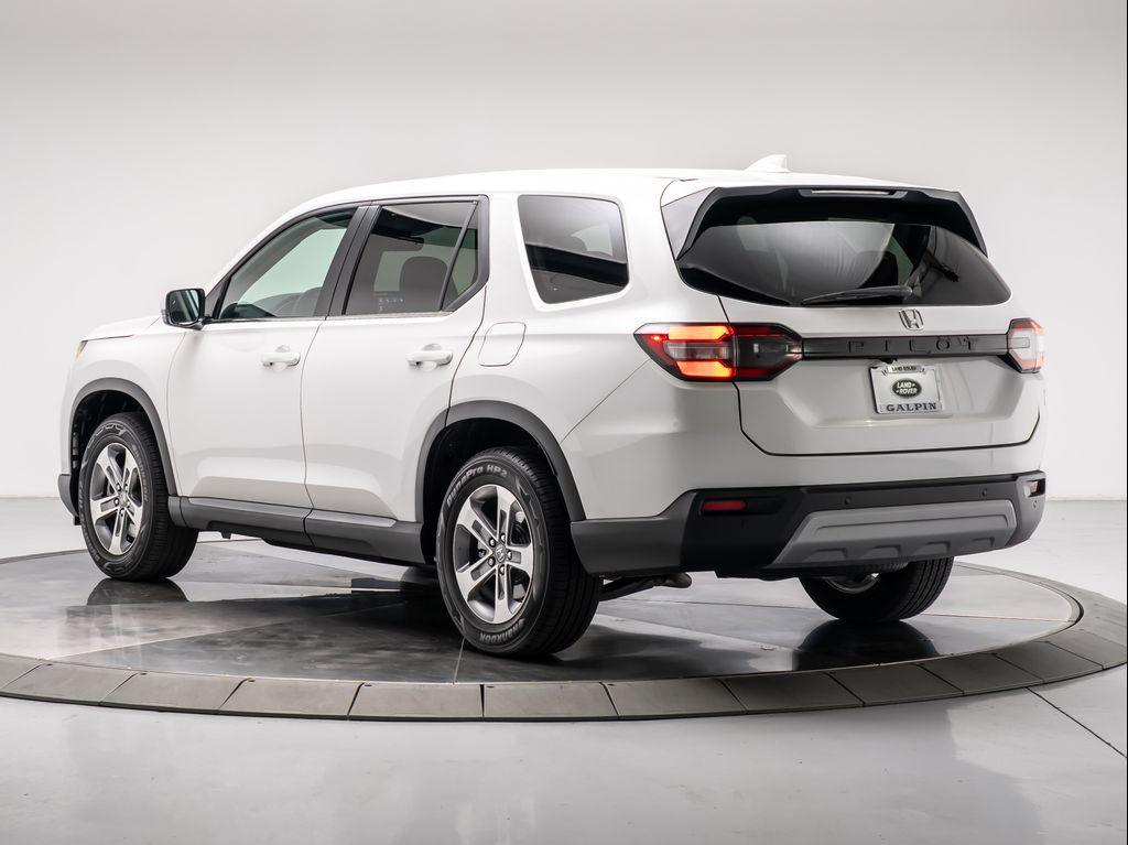 used 2025 Honda Pilot car, priced at $42,230