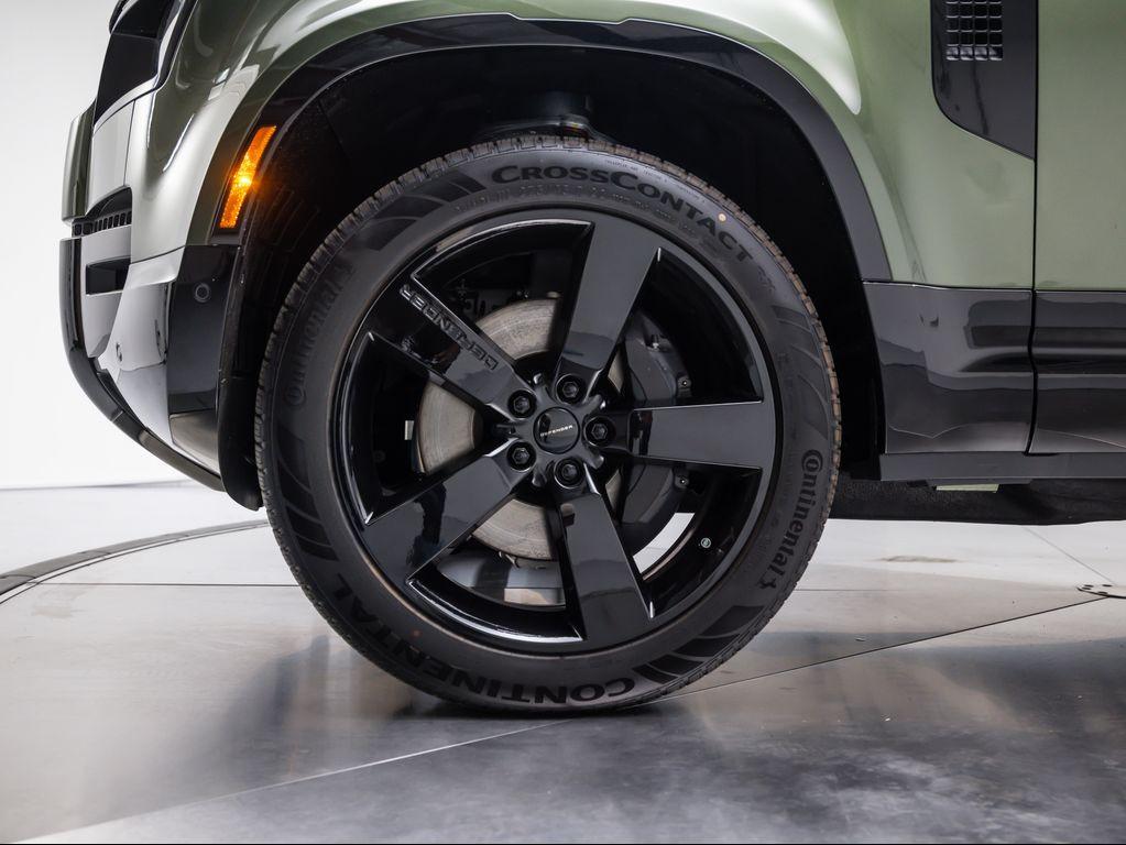 new 2026 Land Rover Defender car