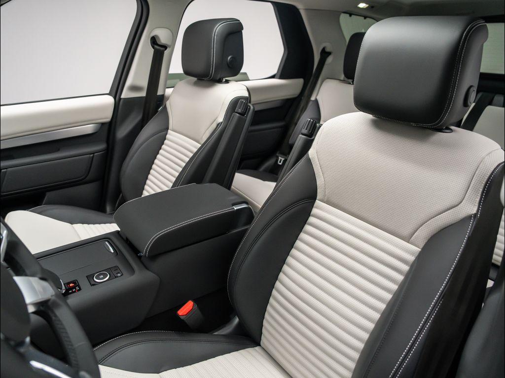 new 2026 Land Rover Discovery car, priced at $76,606