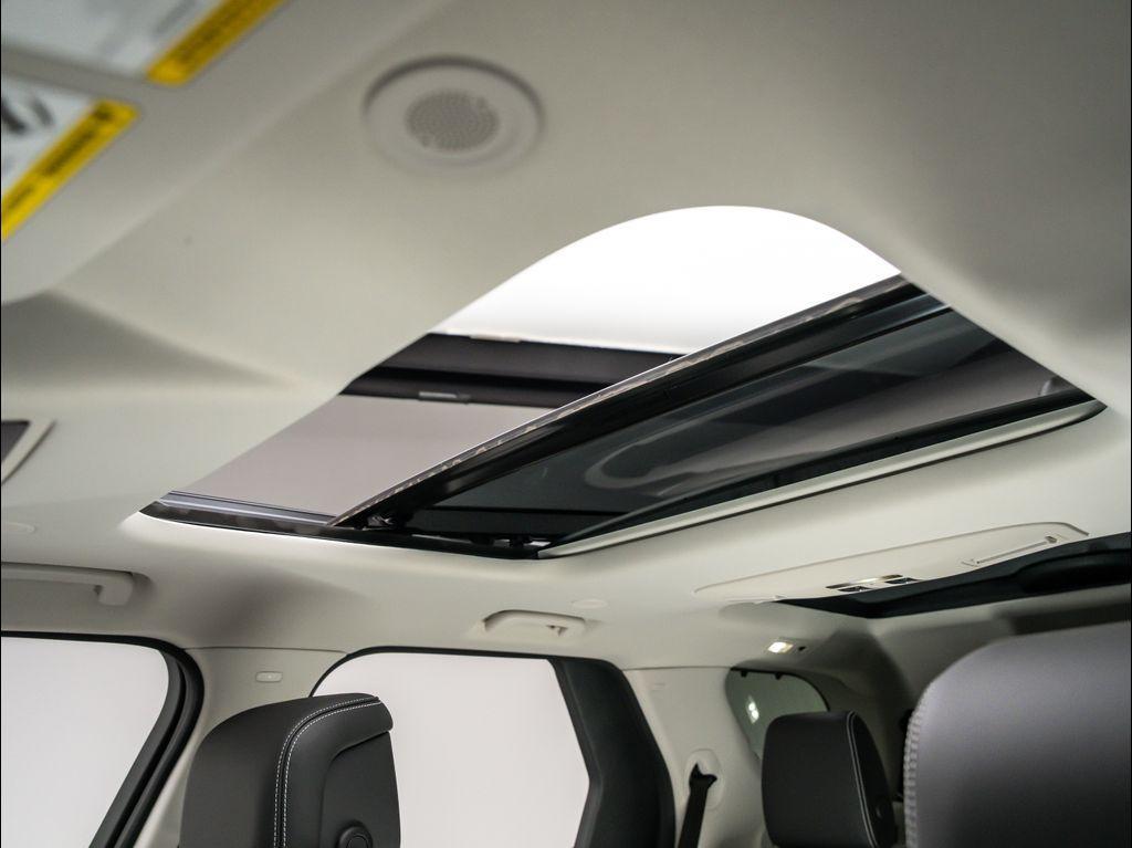 new 2026 Land Rover Discovery car, priced at $76,606