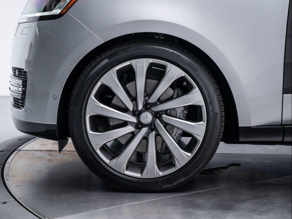 new 2025 Land Rover Range Rover car