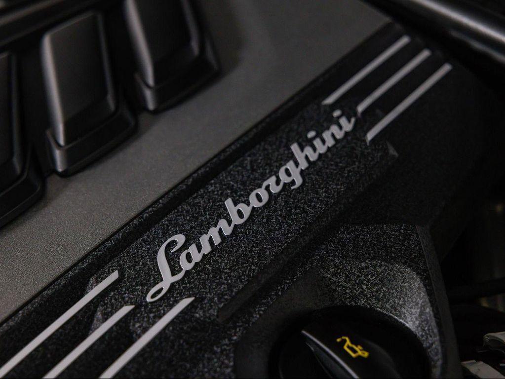 used 2021 Lamborghini Urus car, priced at $181,950