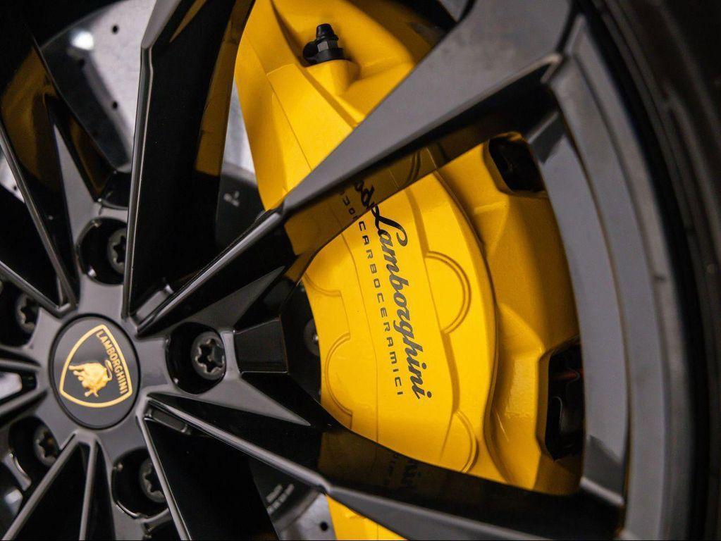 used 2021 Lamborghini Urus car, priced at $181,950