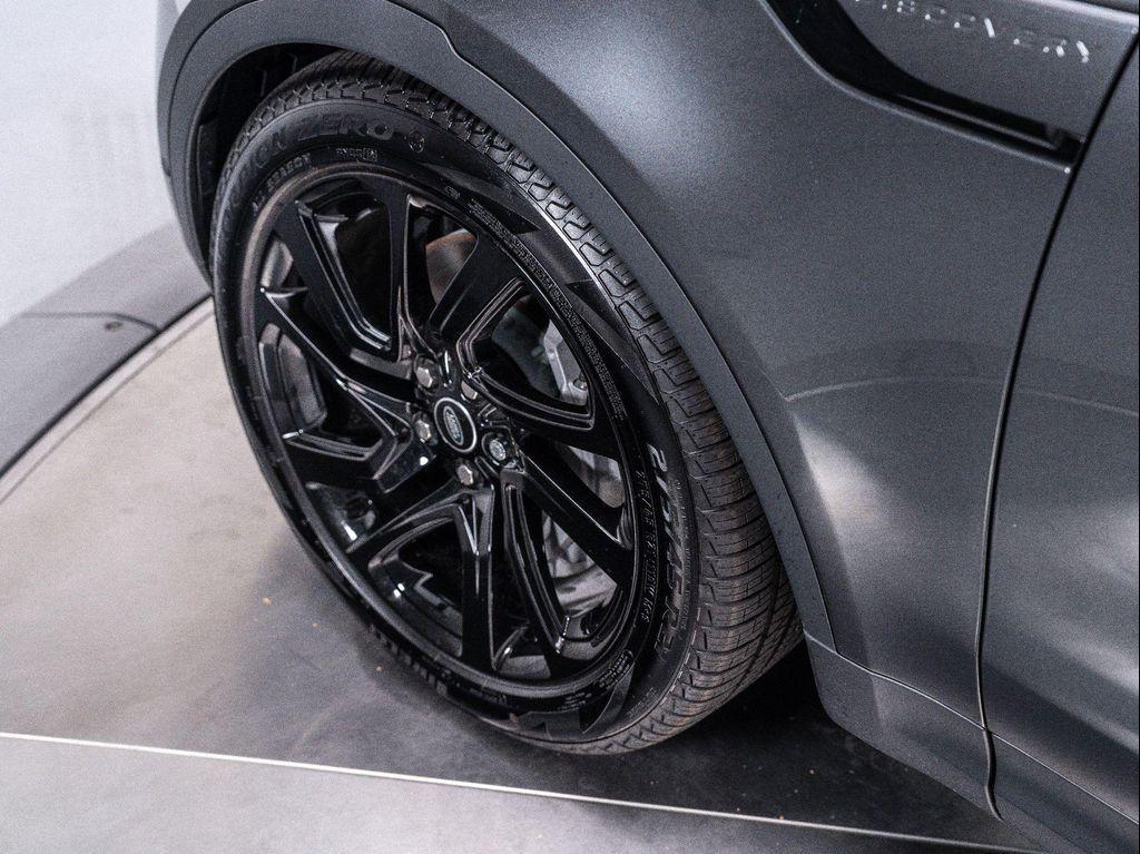 new 2025 Land Rover Discovery car, priced at $68,718