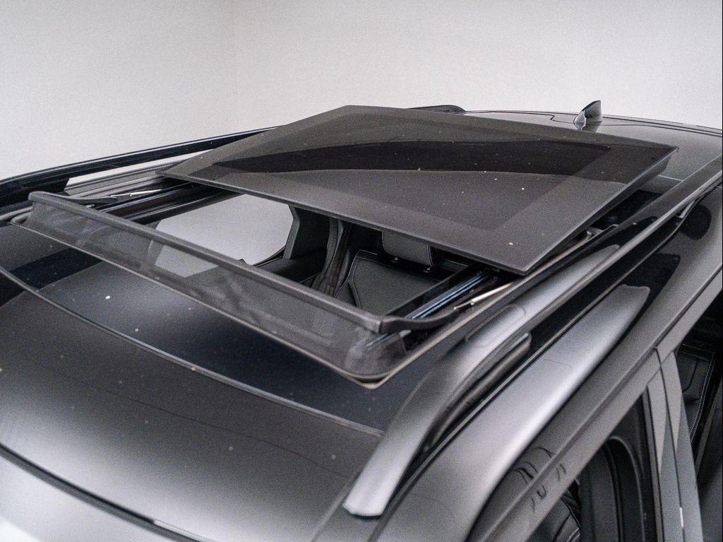 new 2025 Land Rover Discovery car, priced at $77,968