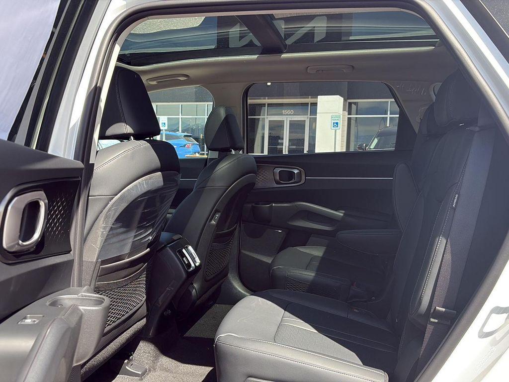 new 2026 Kia Sorento Hybrid car, priced at $42,370