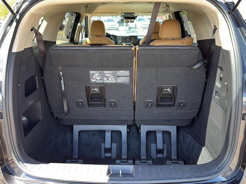 used 2024 Kia Carnival car, priced at $30,495