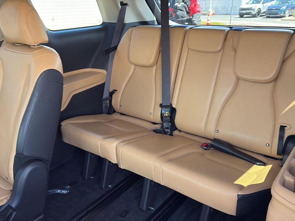 used 2024 Kia Carnival car, priced at $30,495