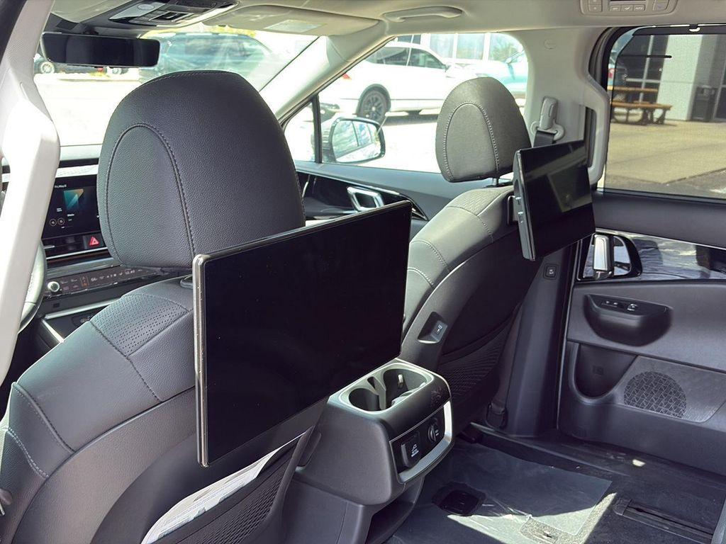 new 2026 Kia Carnival Hybrid car, priced at $58,520