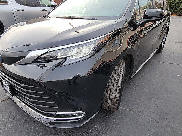 used 2023 Toyota Sienna car, priced at $39,033