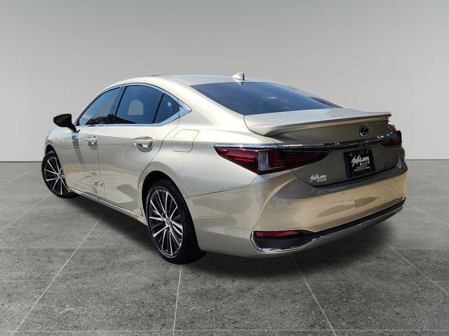 used 2025 Lexus ES 300h car, priced at $47,186