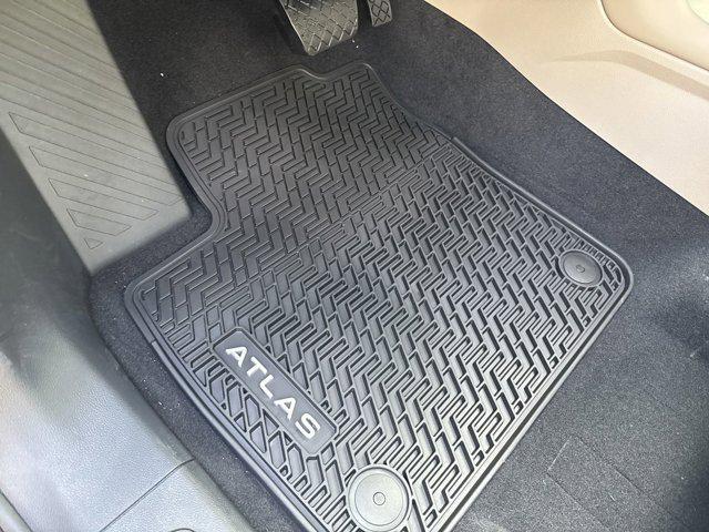 new 2026 Volkswagen Atlas car, priced at $43,622