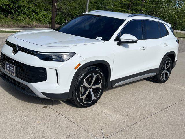 used 2025 Volkswagen Tiguan car, priced at $31,921