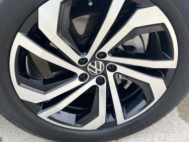 used 2023 Volkswagen Atlas car, priced at $24,666