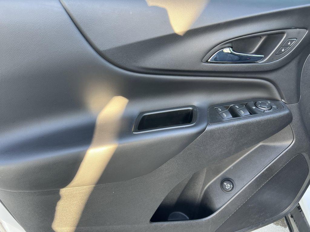 used 2022 Chevrolet Equinox car, priced at $16,666