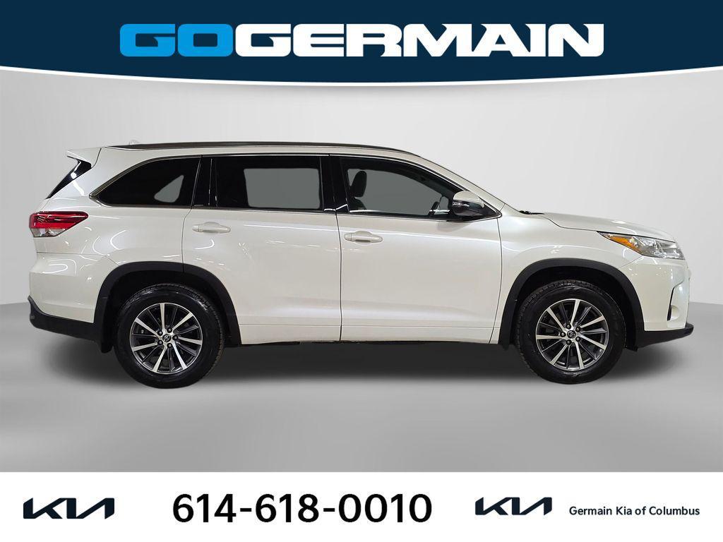 used 2018 Toyota Highlander car, priced at $17,494