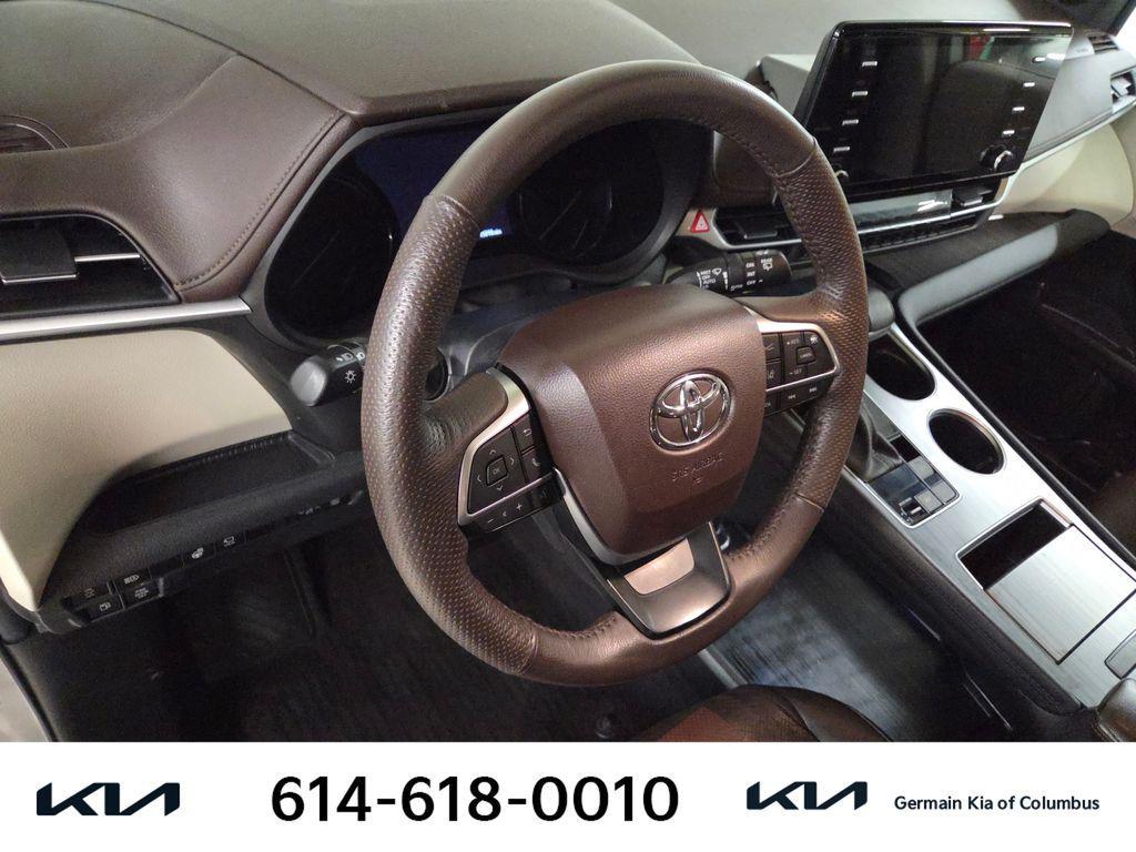 used 2024 Toyota Sienna car, priced at $38,993