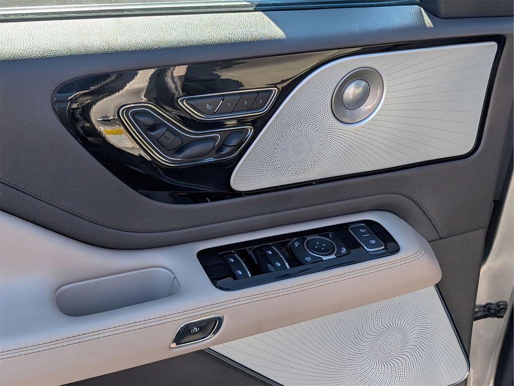 used 2023 Lincoln Aviator car, priced at $38,985