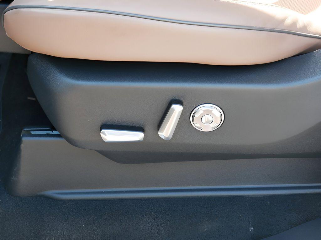 used 2025 Lincoln Navigator car, priced at $102,845