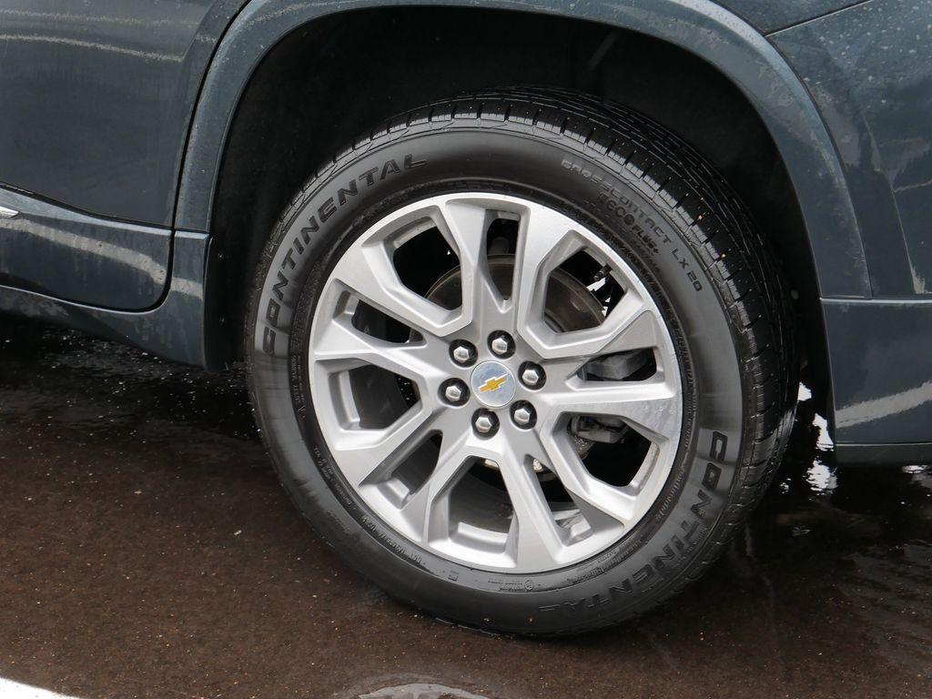 used 2021 Chevrolet Traverse car, priced at $33,345