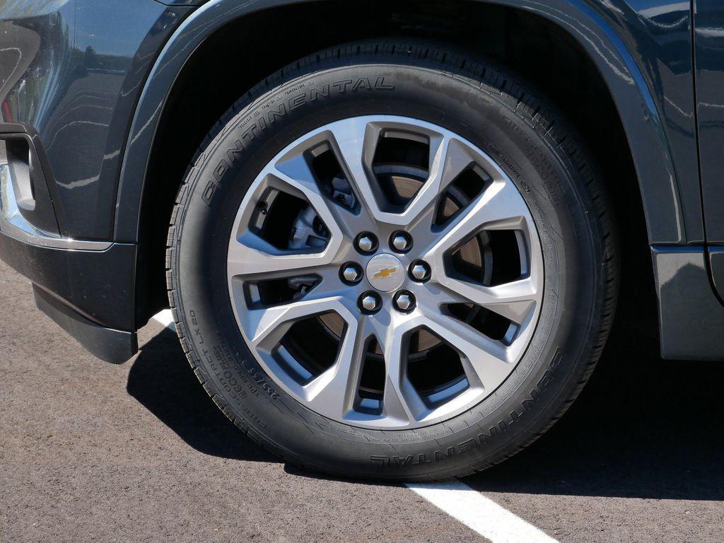 used 2021 Chevrolet Traverse car, priced at $32,348