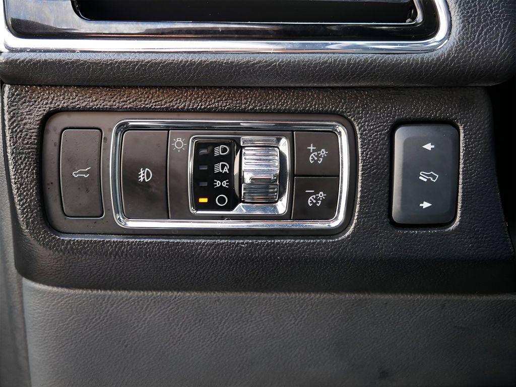 used 2024 Lincoln Navigator car, priced at $62,925