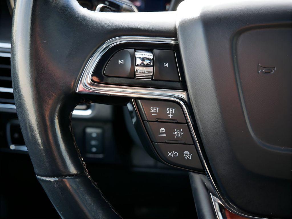 used 2024 Lincoln Navigator car, priced at $62,925