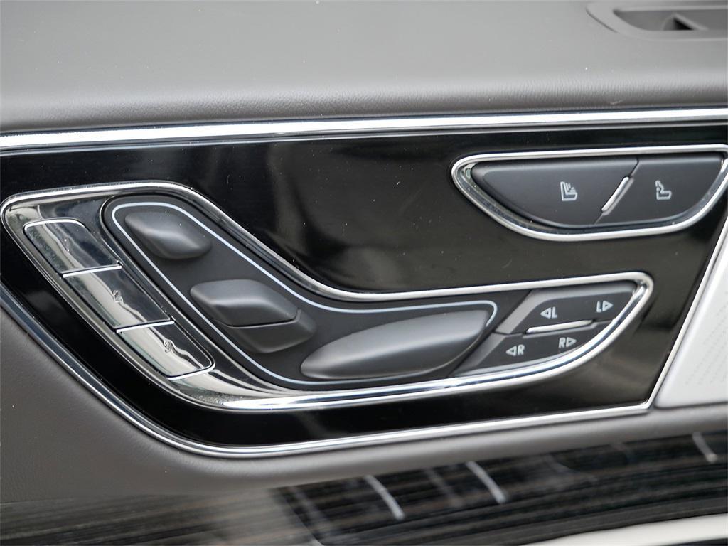 used 2024 Lincoln Navigator car, priced at $79,988