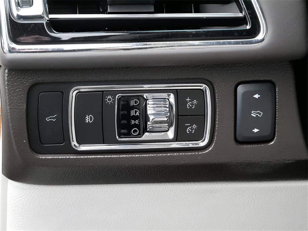 used 2024 Lincoln Navigator car, priced at $79,988