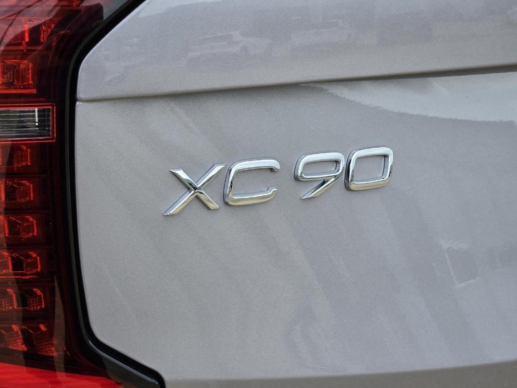 new 2026 Volvo XC90 Plug-In Hybrid car