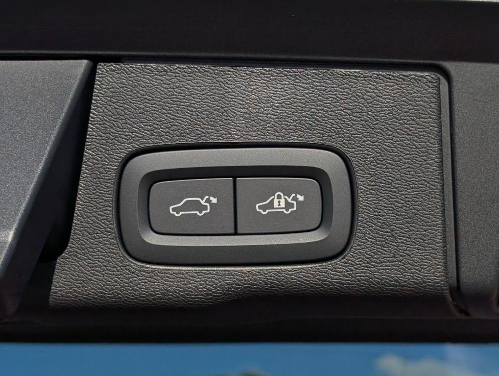 new 2026 Volvo XC60 car, priced at $50,045