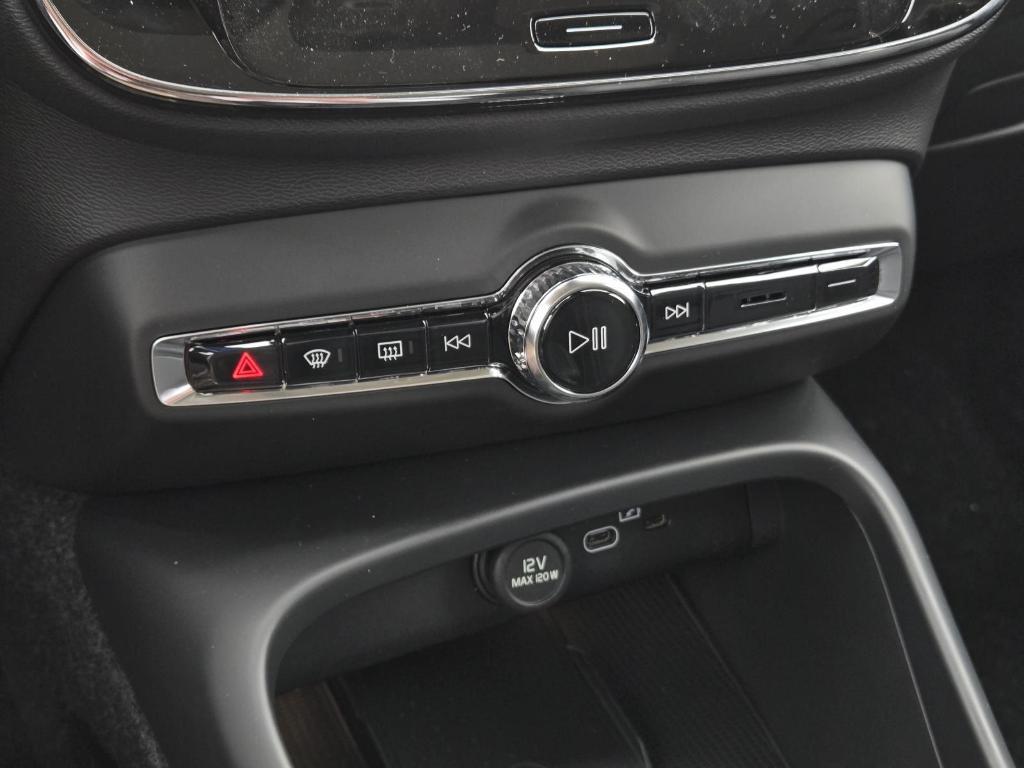 new 2026 Volvo XC40 car, priced at $40,795