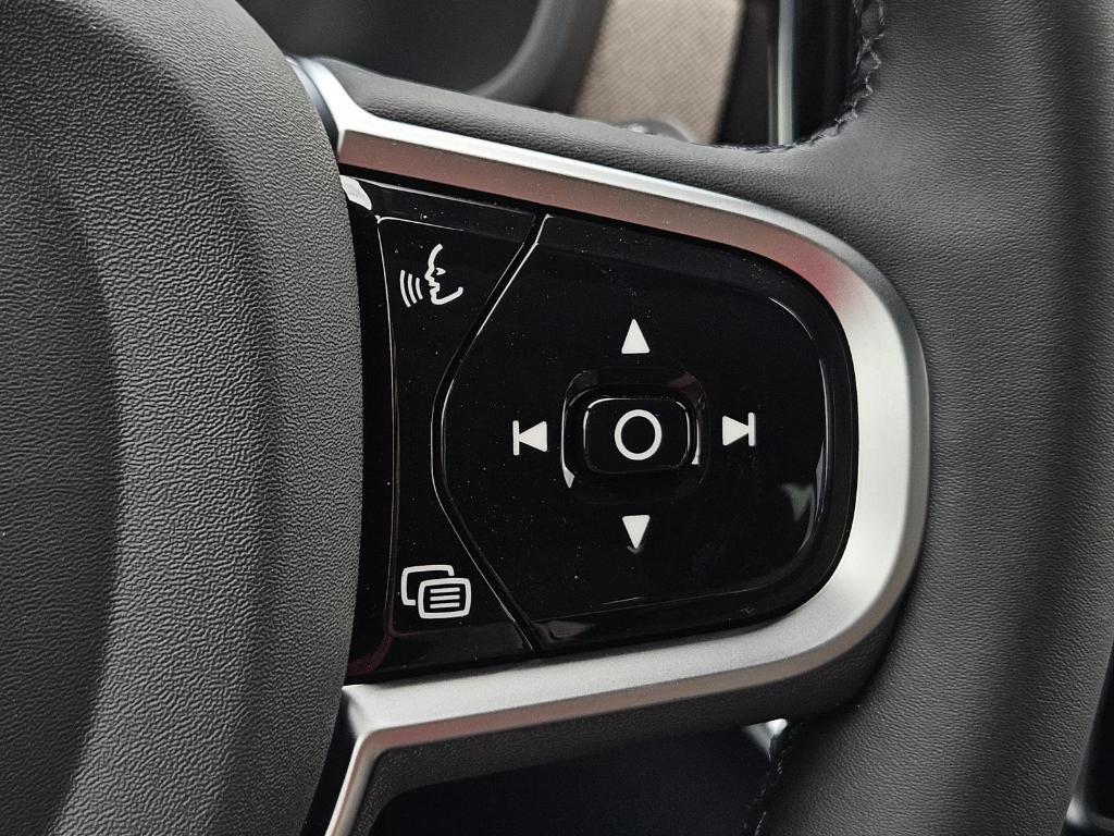 new 2025 Volvo XC90 Plug-In Hybrid car, priced at $65,805