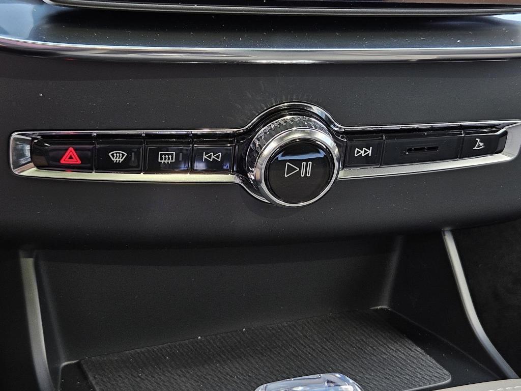 new 2026 Volvo XC90 car, priced at $68,825