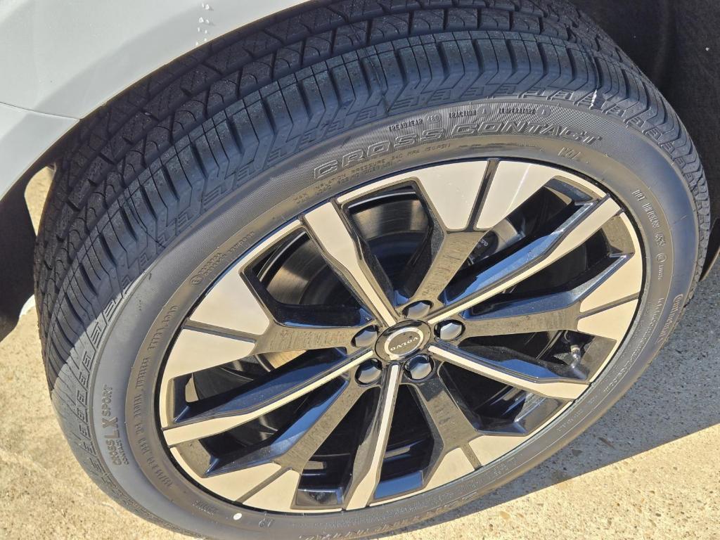 new 2026 Volvo XC60 car, priced at $55,605