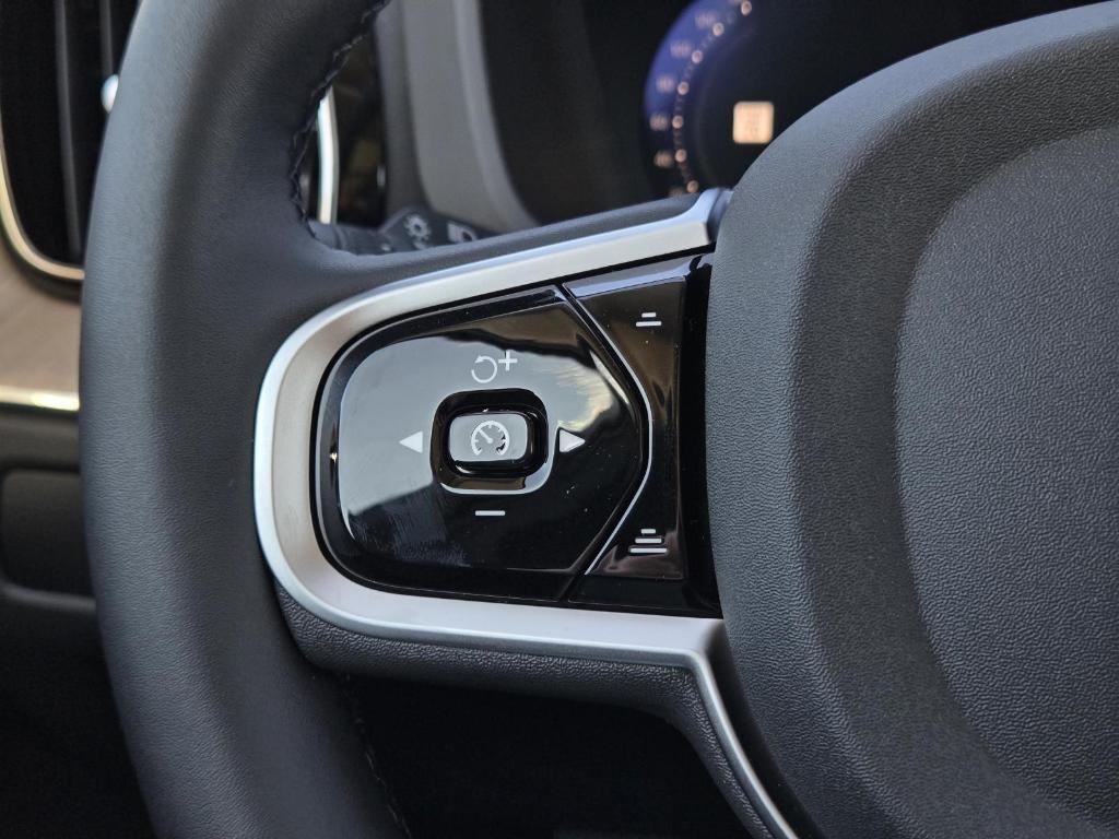 new 2026 Volvo XC60 car, priced at $55,605