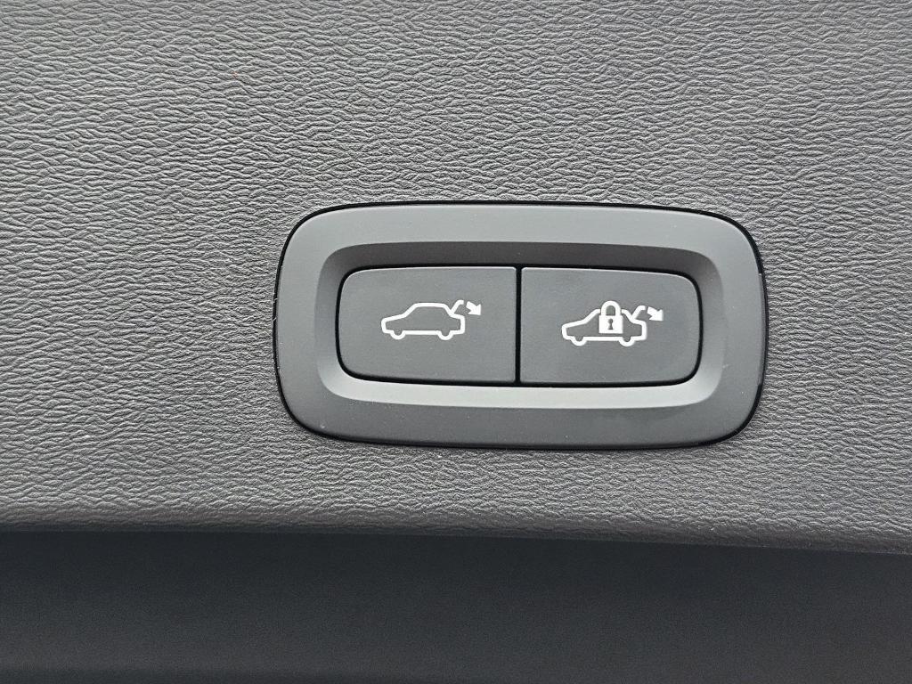 new 2026 Volvo XC40 car, priced at $47,650