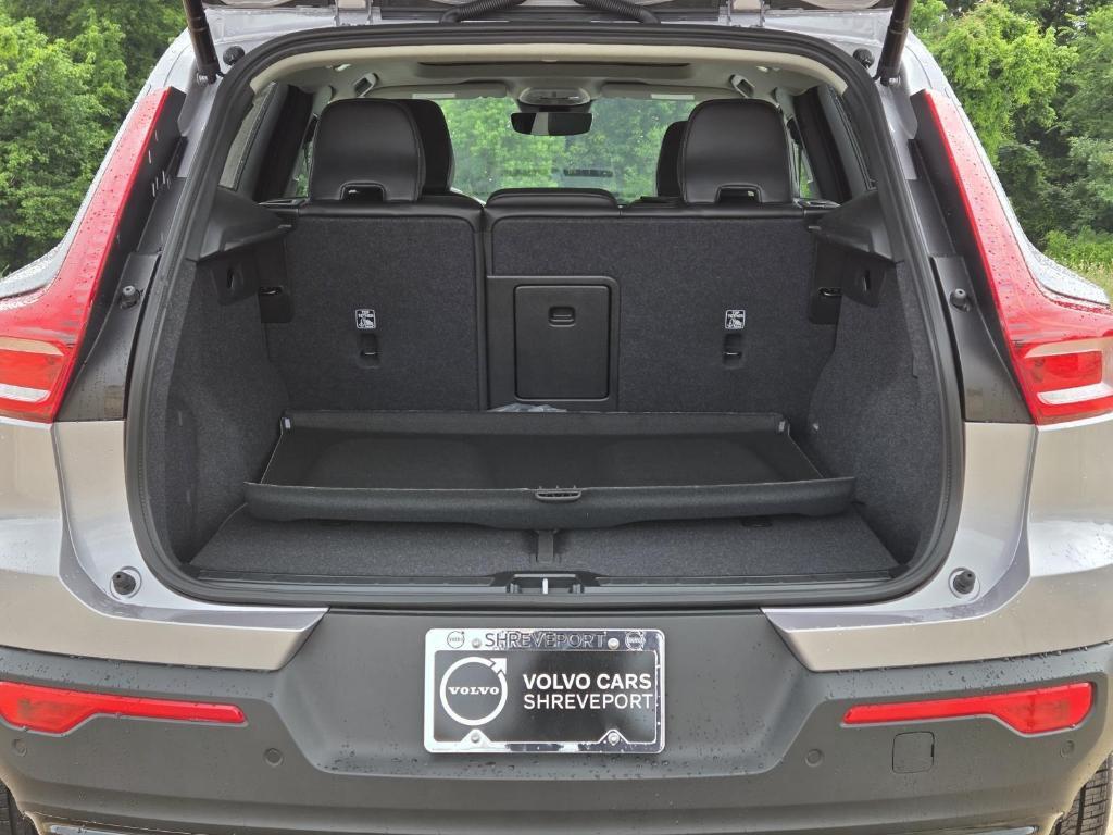 new 2026 Volvo XC40 car