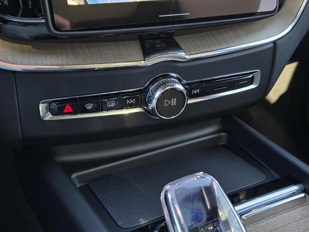 new 2026 Volvo XC60 car, priced at $55,485