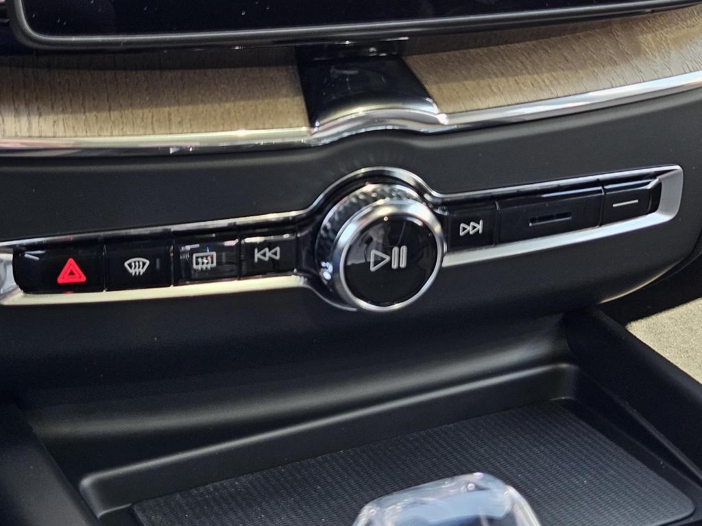 new 2026 Volvo XC60 car, priced at $55,485