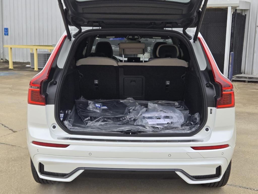 new 2026 Volvo XC60 car, priced at $48,495
