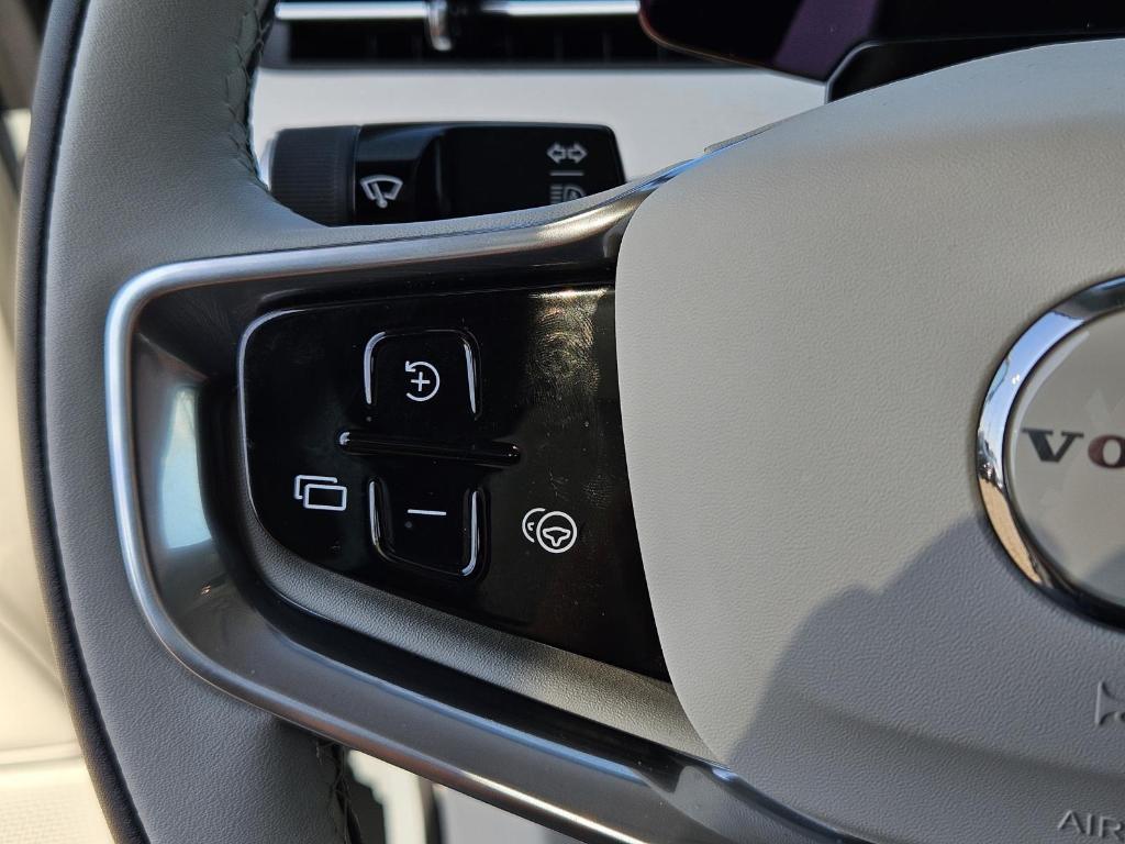 new 2025 Volvo EX90 car, priced at $77,500
