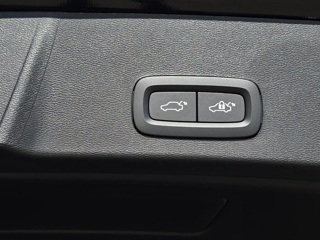 new 2026 Volvo XC40 car, priced at $46,860