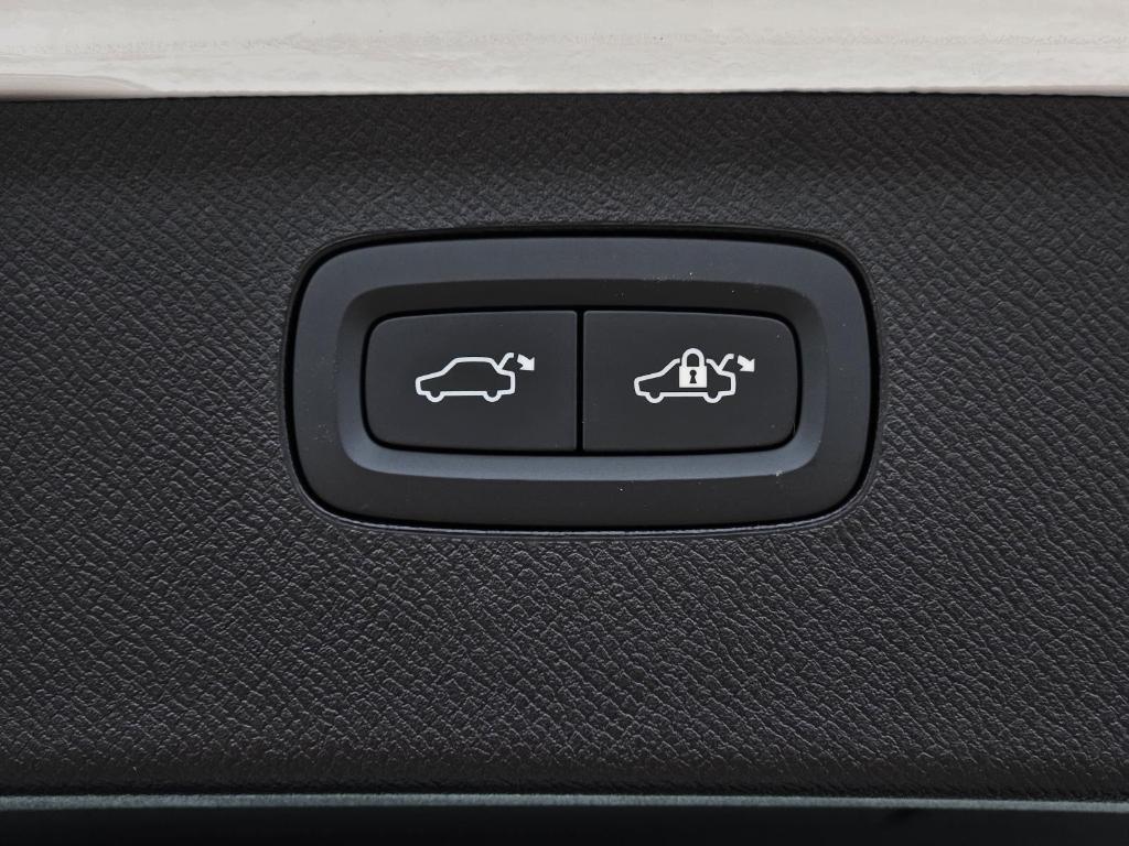 new 2025 Volvo XC90 Plug-In Hybrid car, priced at $72,405