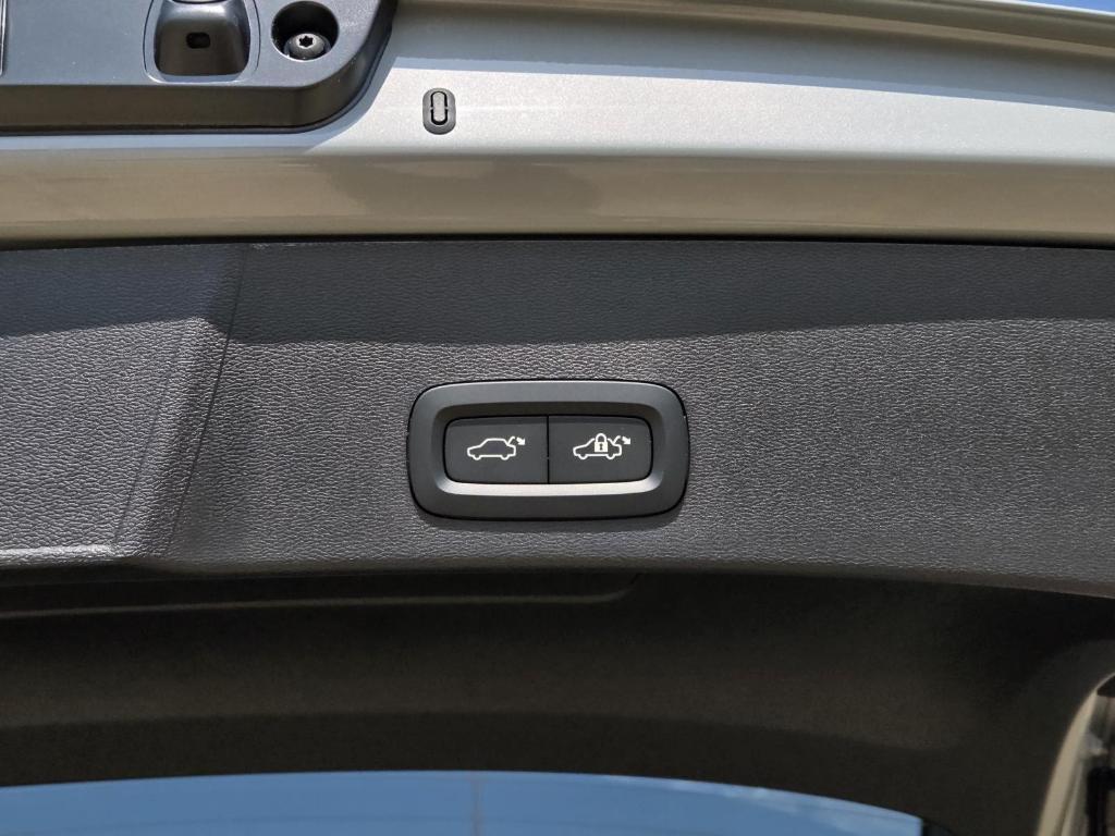 new 2026 Volvo XC40 car