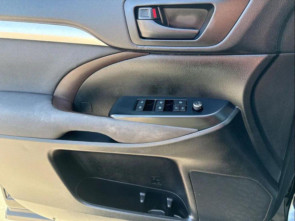 used 2016 Toyota Highlander car, priced at $18,892